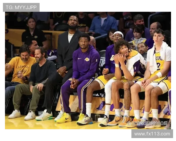 詹姆斯父子创历史连线命中三分